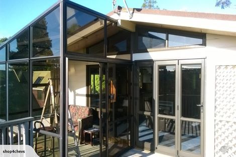 Photo of property in 13 Lindaver Grove, Merrilands, New Plymouth, 4312