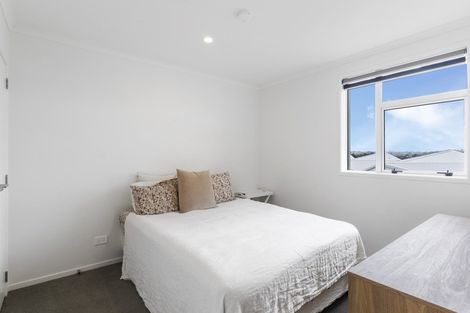 Photo of property in 25 Marine Parade, Hobsonville, Auckland, 0616