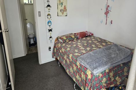 Photo of property in 557 Glenfield Road, Glenfield, Auckland, 0629