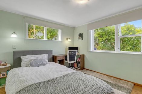 Photo of property in 115 Dowse Drive, Maungaraki, Lower Hutt, 5010