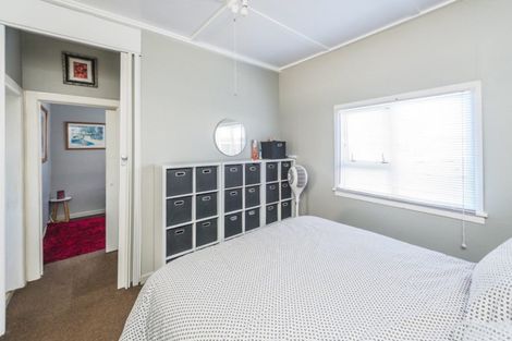 Photo of property in 1 Kamahi Street, Castlecliff, Whanganui, 4501