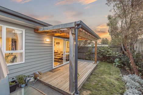 Photo of property in 4/163 Edgeware Road, Edgeware, Christchurch, 8013