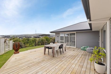 Photo of property in 1 Gibraltar Way, Fitzherbert, Palmerston North, 4410