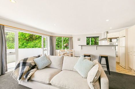 Photo of property in 5 Erskine Close, Island Bay, Wellington, 6023