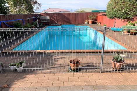 Photo of property in 19 Raleigh Street, Waitara, 4320