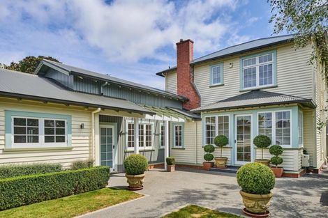 Photo of property in 3 Nikau Grove, Woburn, Lower Hutt, 5010