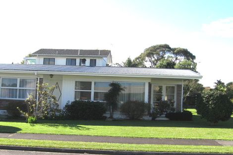 Photo of property in 1 Edgar Pearce Place, Howick, Auckland, 2014