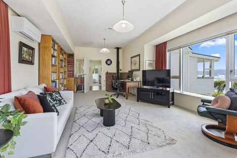 Photo of property in 66 Seatoun Heights Road, Seatoun, Wellington, 6022