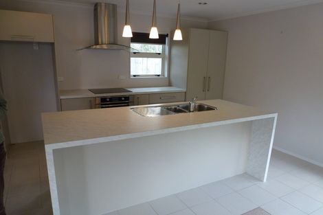 Photo of property in 12 Oxford Street, Hokowhitu, Palmerston North, 4410