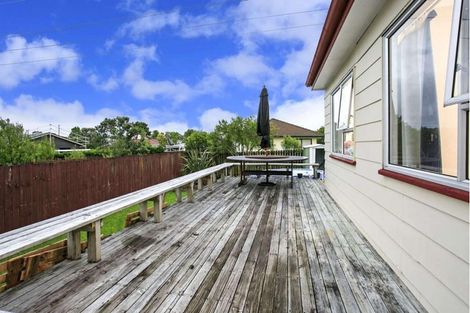 Photo of property in 37 Meadowood Drive, Unsworth Heights, Auckland, 0632