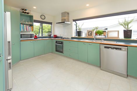 Photo of property in 62 Stanmore Bay Road, Stanmore Bay, Whangaparaoa, 0932