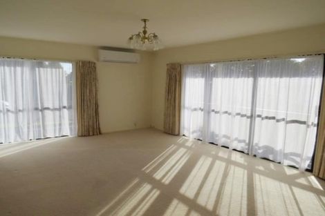 Photo of property in 5 Kellyville Heights, Merrilands, New Plymouth, 4312