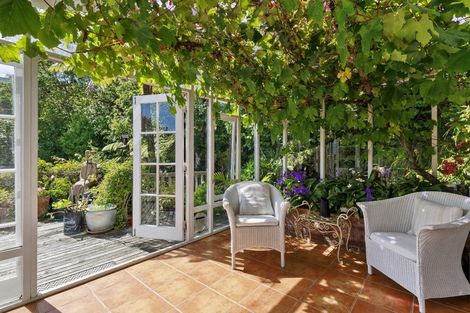 Photo of property in 18 Ngaumatau Road, Point Howard, Lower Hutt, 5013