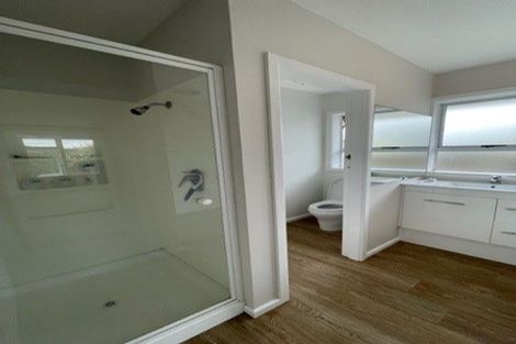 Photo of property in 32 Tintern Avenue, Avonhead, Christchurch, 8042