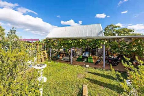 Photo of property in 18 Hueglow Rise, West Harbour, Auckland, 0618