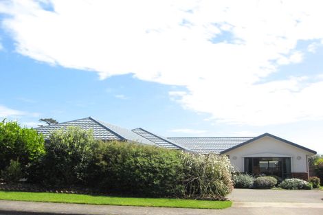 Photo of property in 4 Royal Heights, Glen Avon, New Plymouth, 4312