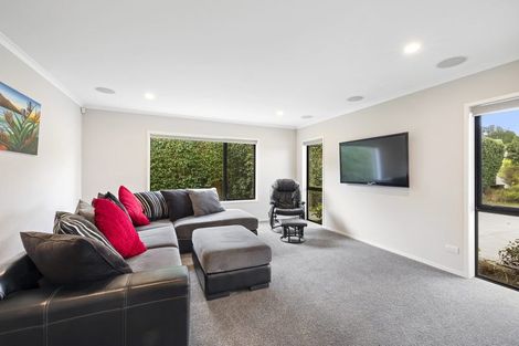 Photo of property in 12 Anderson Way, Highlands Park, New Plymouth, 4312