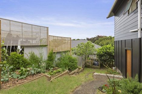 Photo of property in 9 Point Street, Raglan, 3225