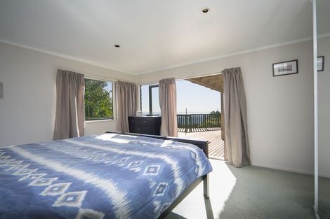 Photo of property in 19 Cascade Avenue, Waiatarua, Auckland, 0604