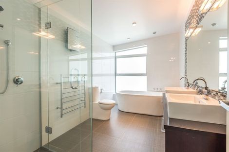 Photo of property in 62 Dyers Pass Road, Cashmere, Christchurch, 8022