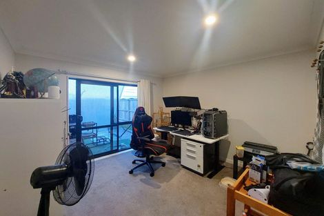 Photo of property in 13 Earlywood Road, Takanini, 2110