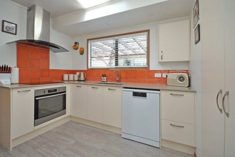 Photo of property in 1/18 Manuwai Road, Torbay, Auckland, 0630