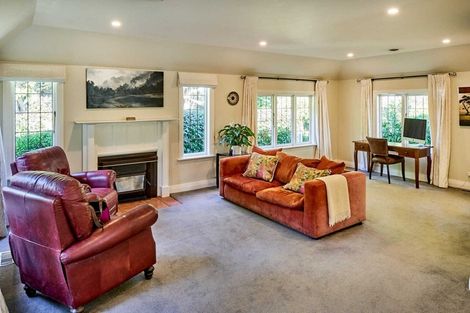 Photo of property in 3 Dillon Street, Lowry Bay, Lower Hutt, 5013