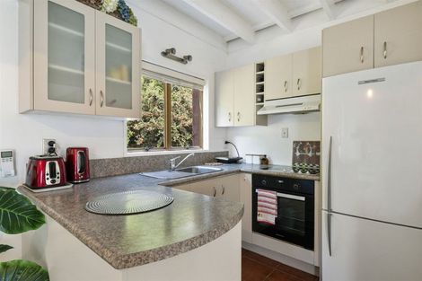 Photo of property in 2/1 Mulberry Place, Glenfield, Auckland, 0629