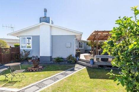 Photo of property in 16 Clarence Cox Crescent, Pirimai, Napier, 4112