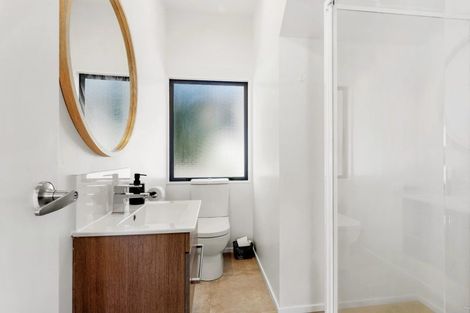 Photo of property in 6a Tallington Crescent, Torbay, Auckland, 0630