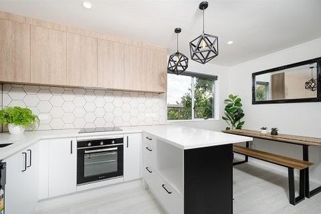 Photo of property in 2/77 Luanda Drive, Ranui, Auckland, 0612