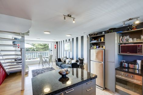 Photo of property in 249 Marine Parade, Napier South, Napier, 4110