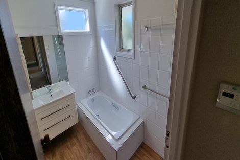 Photo of property in 4 Rachel Place, Avonhead, Christchurch, 8042