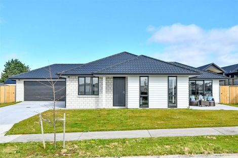 Photo of property in 4 Trevor Mcmiken Drive, Patumahoe, 2679