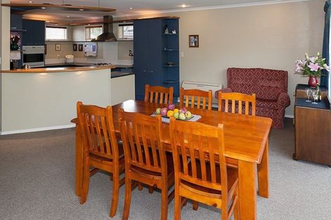 Photo of property in 27 Newbridge Place, Ilam, Christchurch, 8041