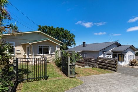 Photo of property in 15 Carlton Road, Pukekohe, 2120