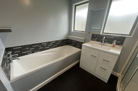 Photo of property in 6 Ribbonwood Terrace, Ranui, Porirua, 5024