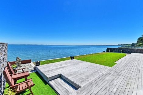 Photo of property in 30a Crispe Road, Clarks Beach, 2122