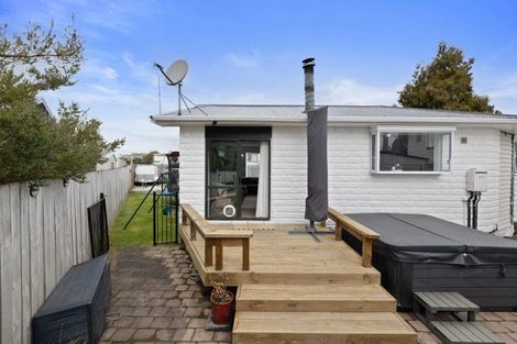Photo of property in 15 Frederick Street, Two Mile Bay, Taupo, 3330