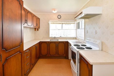 Photo of property in 2/71 Browns Bay Road, Browns Bay, Auckland, 0630