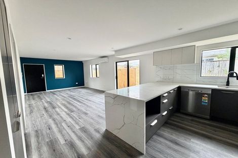 Photo of property in 17b Martin Place, Kelston, Auckland, 0602