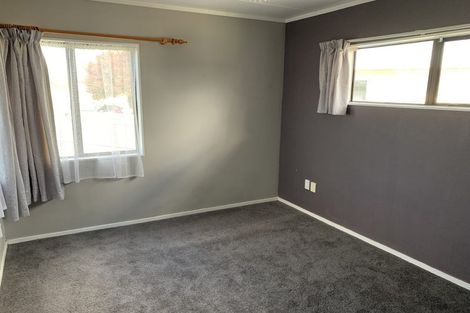Photo of property in 11 Hilton Grove, Kelvin Grove, Palmerston North, 4414
