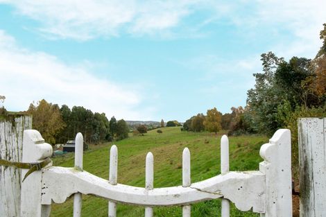 Photo of property in 100 Halcombe Road, Feilding, 4775