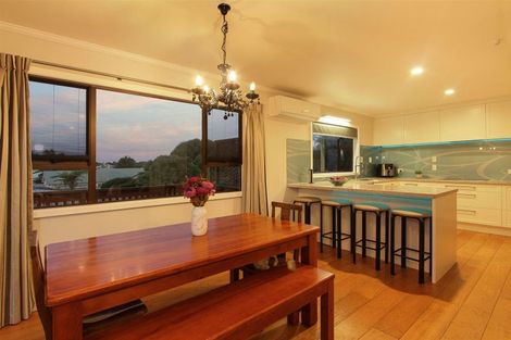 Photo of property in 5 Vela Place, Clarks Beach, 2122