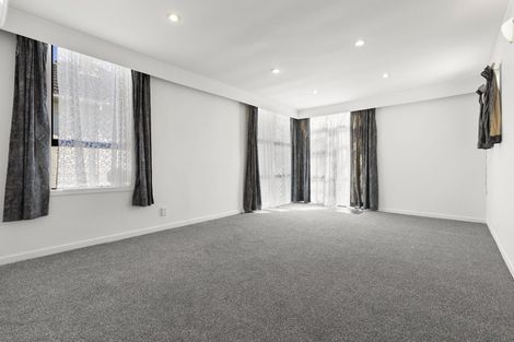 Photo of property in 37 Torino Street, Point England, Auckland, 1072