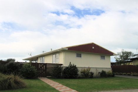 Photo of property in 15 Shortland Street, Tamatea, Napier, 4112