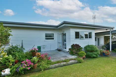 Photo of property in 104 Pacific Parade, Army Bay, Whangaparaoa, 0930