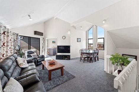 Photo of property in 1/56 Aberdeen Road, Campbells Bay, Auckland, 0620