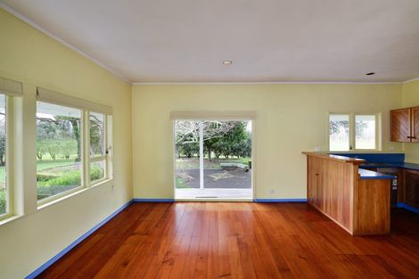 Photo of property in 76 Riverland Road, Kumeu, 0892