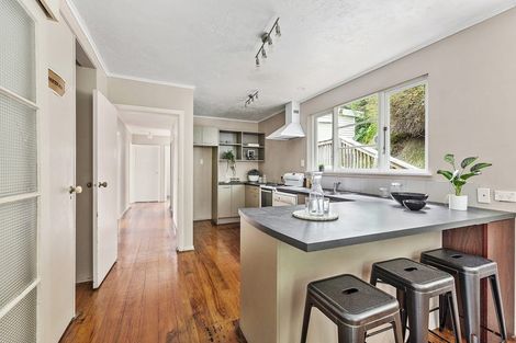 Photo of property in 8 Chester Road, Tawa, Wellington, 5028